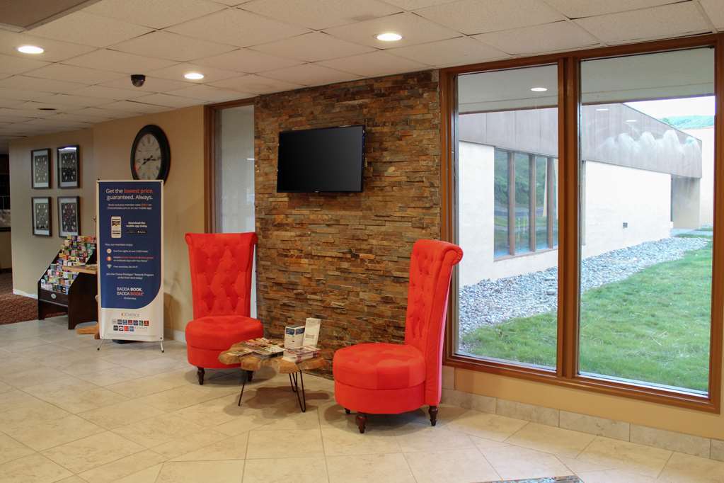 Pocono Inn & Banquet - Stroudsburg Delaware Water Gap Interior photo