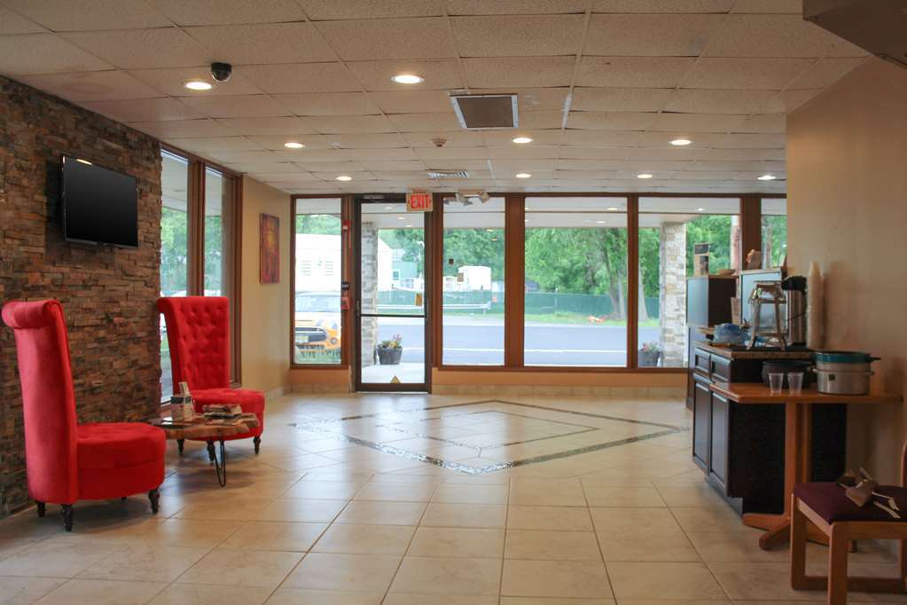 Pocono Inn & Banquet - Stroudsburg Delaware Water Gap Interior photo